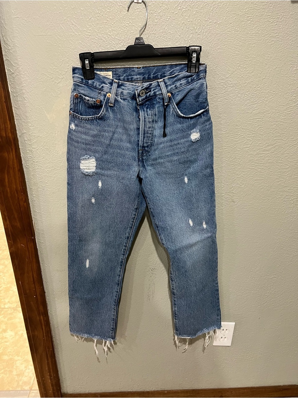 Levi's Women's Straight Leg Distressed Blue Jeans 501 Size 25x26 NWOT